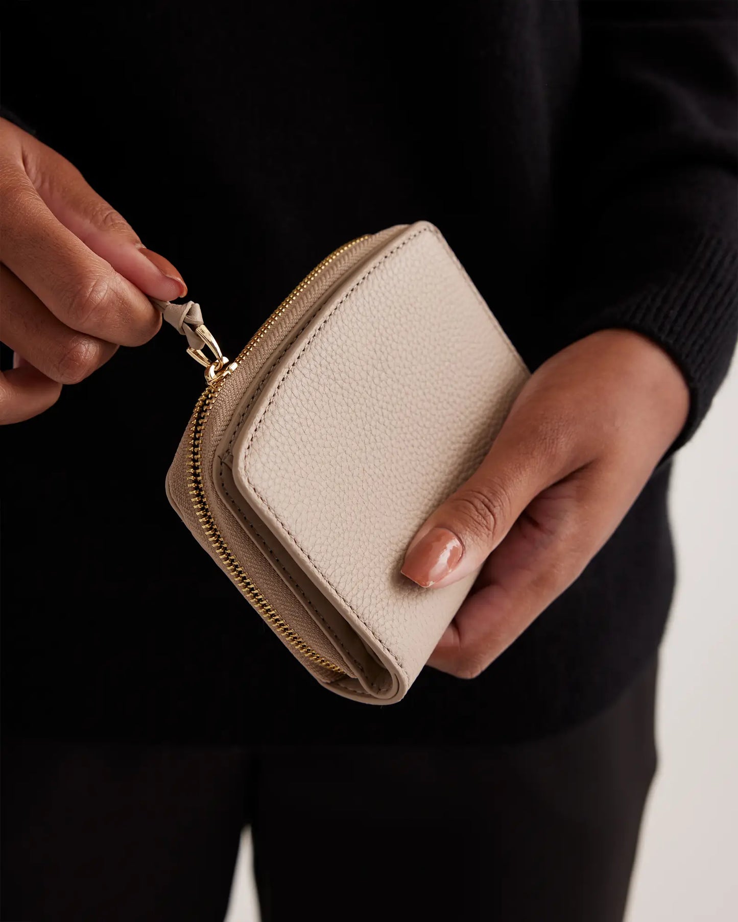 Italian Pebbled Leather Compact Wallet – Taupe